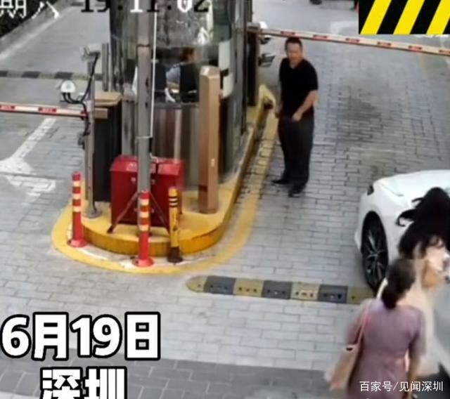 又是油門當(dāng)剎車，深圳女司機(jī)剛啟動就撞翻崗?fù)?，女保安員骨折受傷
