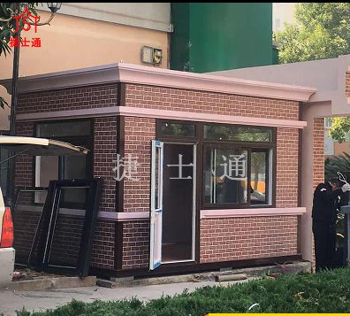 定期對保安崗?fù)みM行保養(yǎng)，有利于小區(qū)長治久安